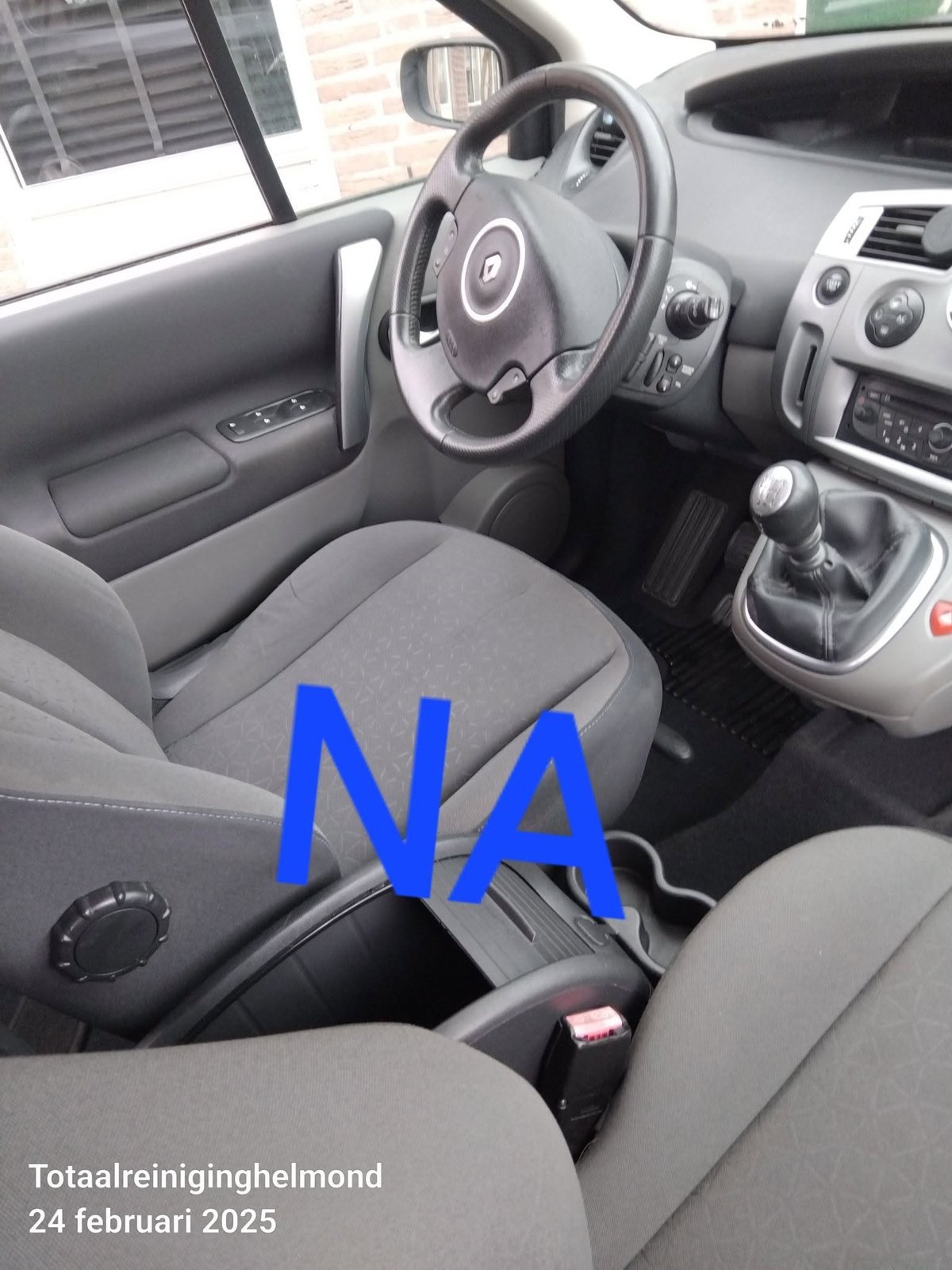 Autodetailing en interieurreiniging voorbeeldfoto