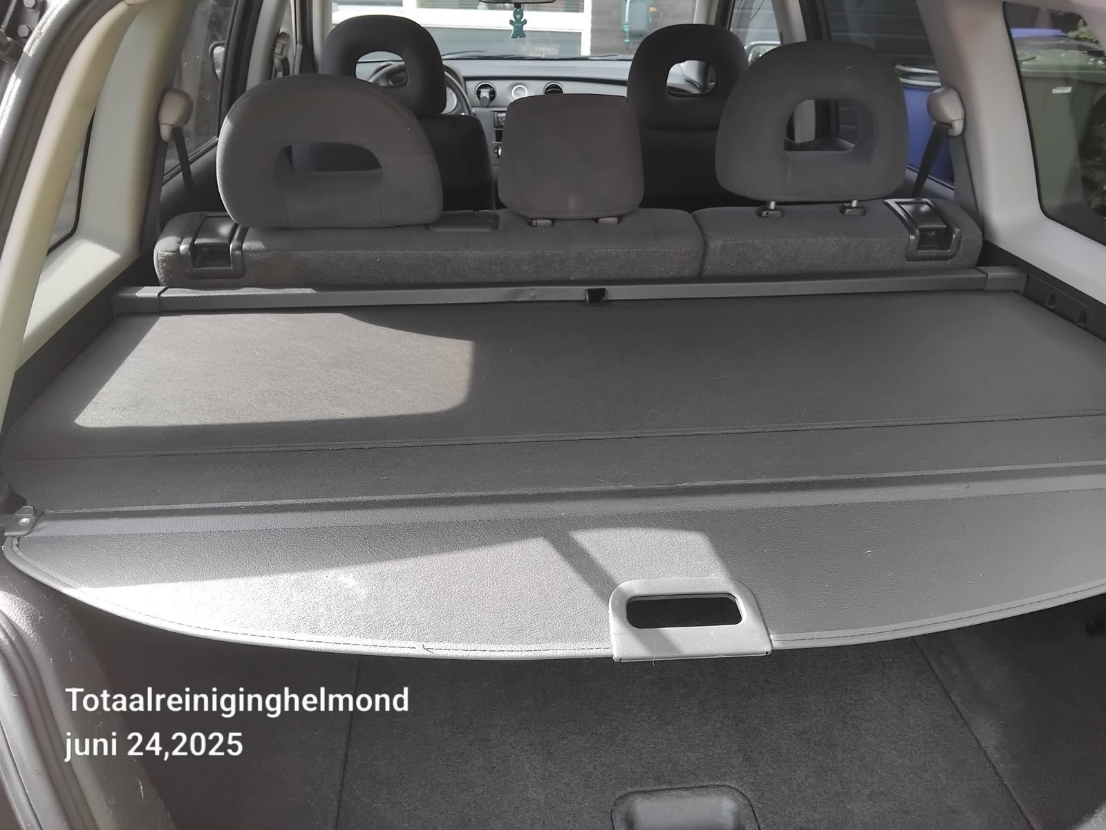 Autodetailing en interieurreiniging voorbeeldfoto